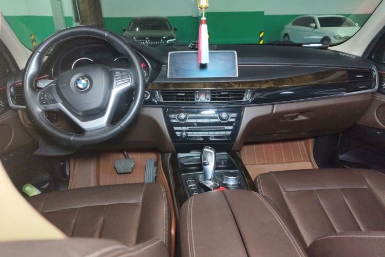 Used BMW X5 2017 xDrive35i Elegant Edition Center Console