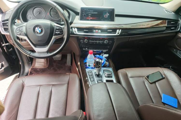 Used BMW X5 2017 xDrive28i Center Console