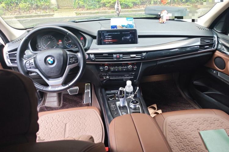 Used BMW X5  Center Console