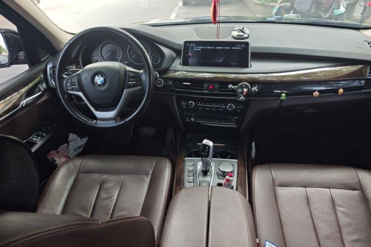 Used BMW X5 2017 xDrive28i Center Console