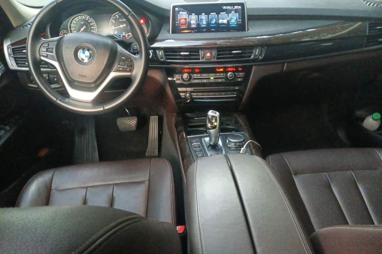 Used BMW X5 2017 xDrive28i Center Console