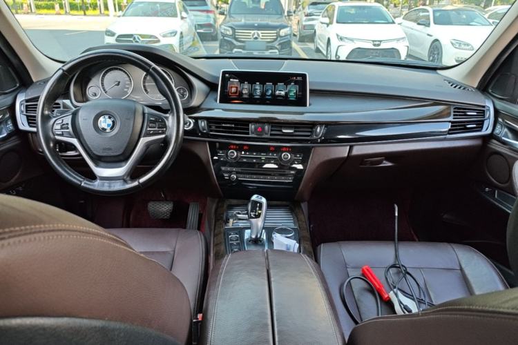 Used BMW X5 2017 xDrive28i Center Console