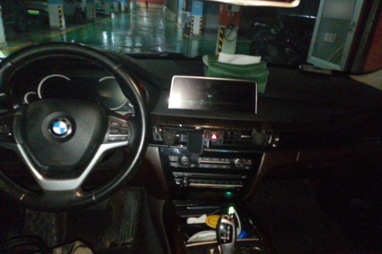 Used BMW X5 2017 xDrive28i Center Console
