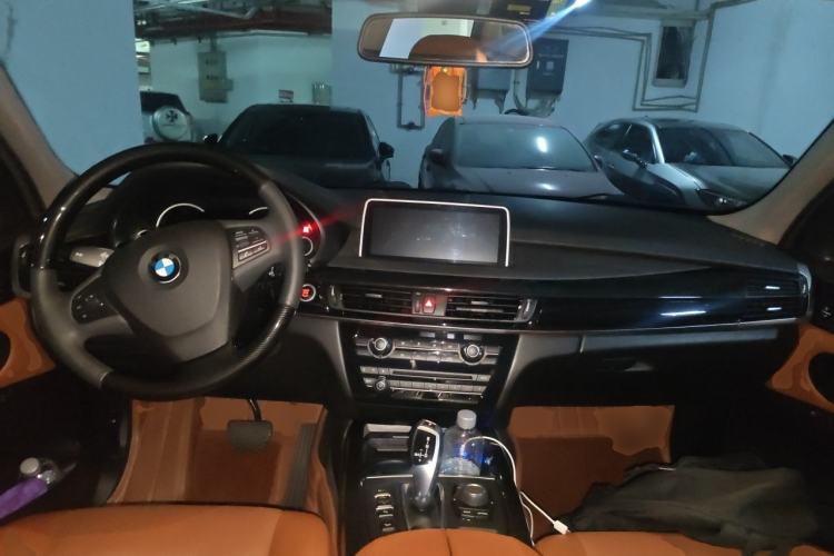Used BMW X5  Center Console
