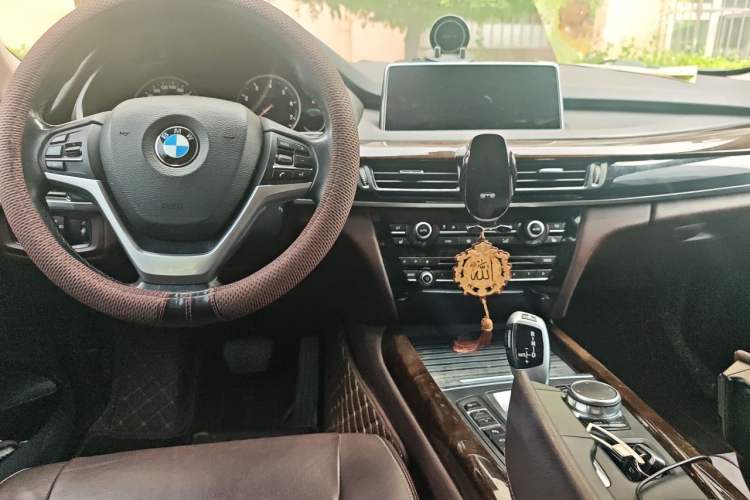 Used BMW X5 2017 xDrive28i Center Console