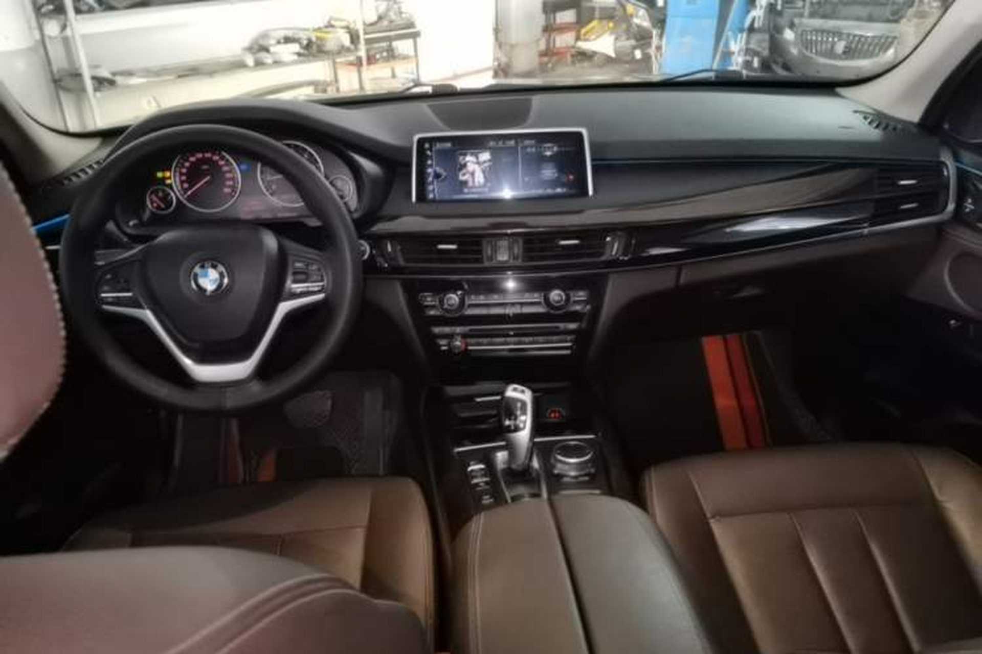 Used BMW X5 2017 xDrive28i Center Console