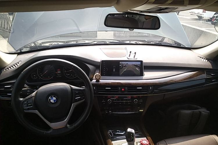 Used BMW X5 2017 xDrive28i Center Console