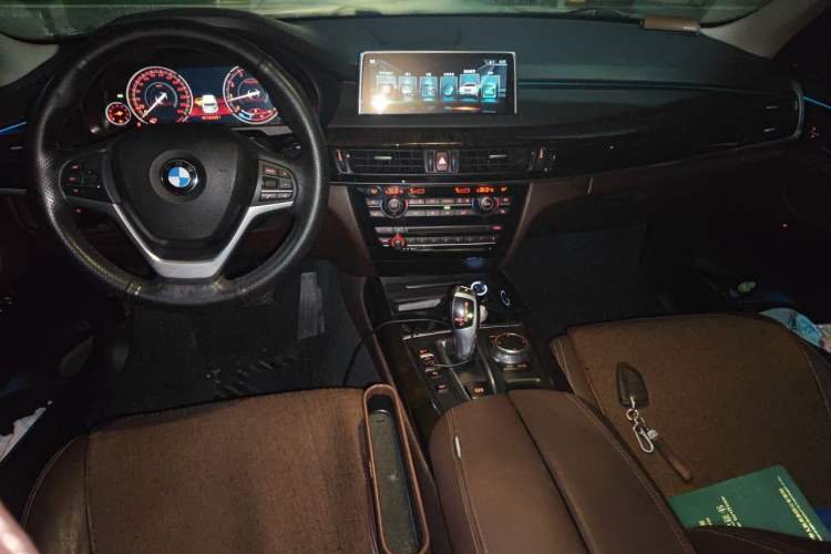 Used BMW X5 2017 xDrive28i Center Console