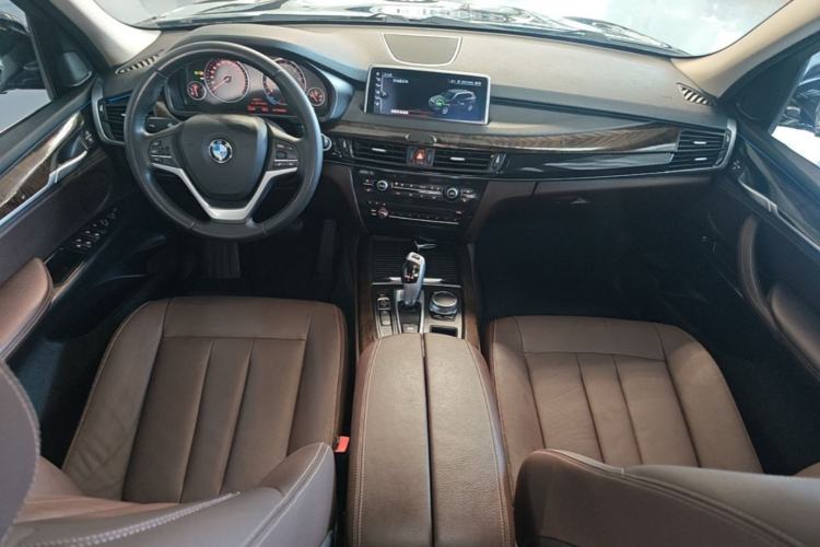 Used BMW X5 2017 xDrive28i Center Console
