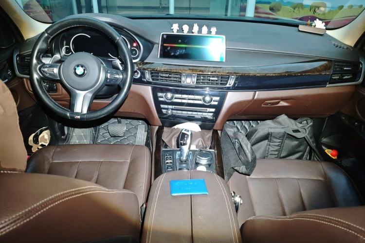 Used BMW X5 2017 xDrive28i Center Console