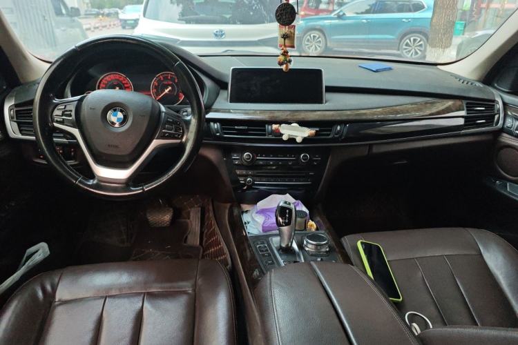 Used BMW X5 2017 xDrive28i Center Console