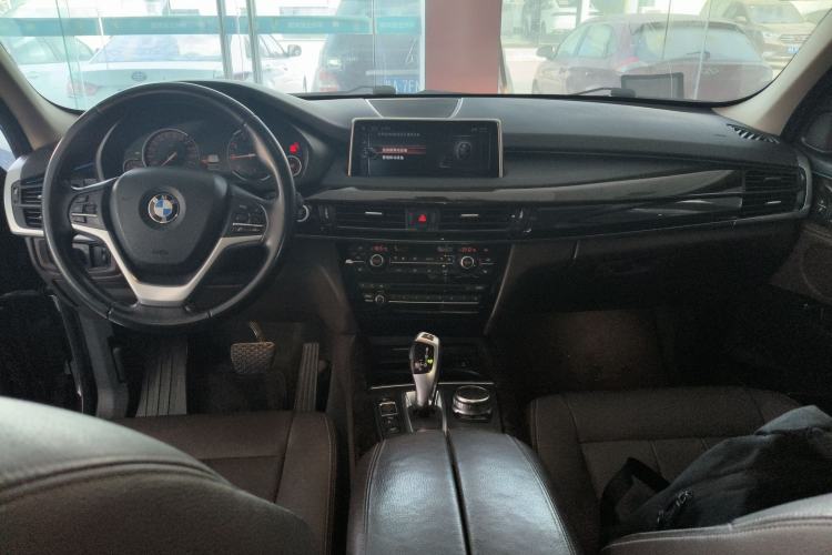 Used BMW X5 2017 xDrive28i Center Console