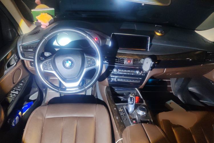 Used BMW X5 2017 xDrive28i Center Console
