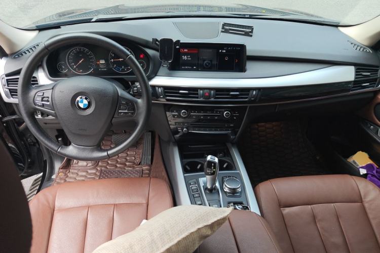 Used BMW X5  Center Console