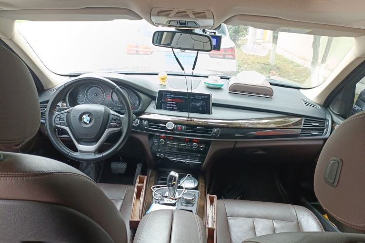 Used BMW X5 2017 xDrive28i Center Console