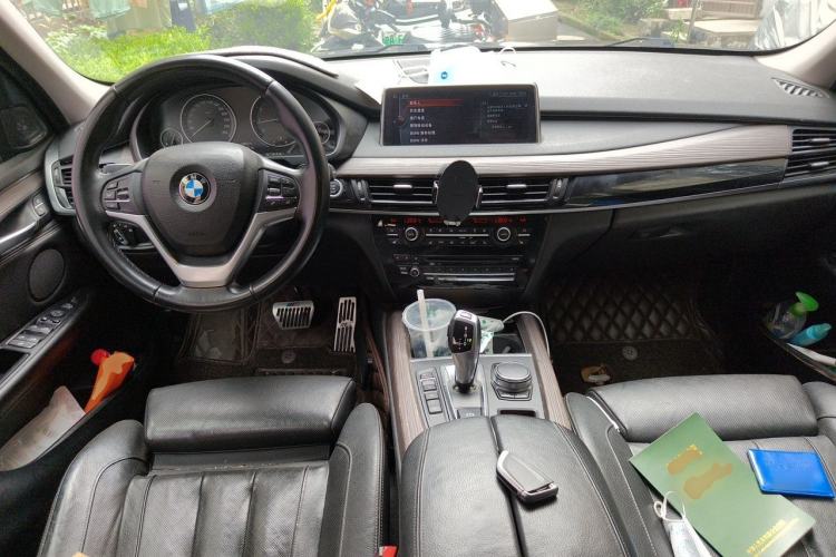 Used BMW X5 2017 xDrive28i Center Console