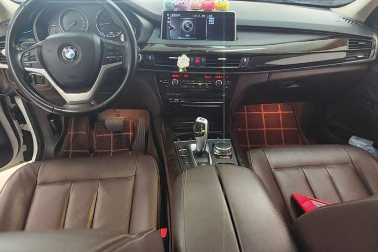 Used BMW X5 2017 xDrive28i Center Console