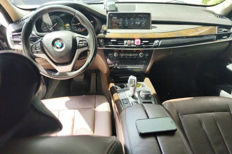 Used BMW X5 2017 xDrive28i Center Console