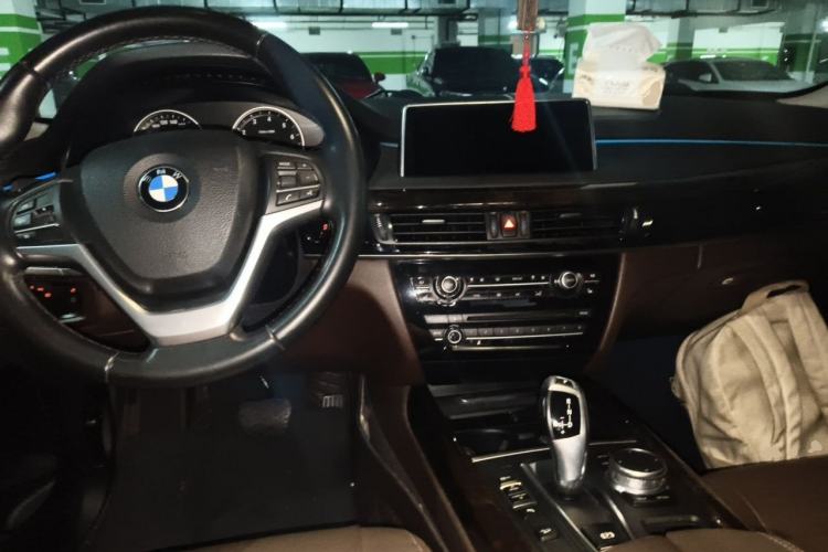 Used BMW X5 2017 xDrive28i Center Console