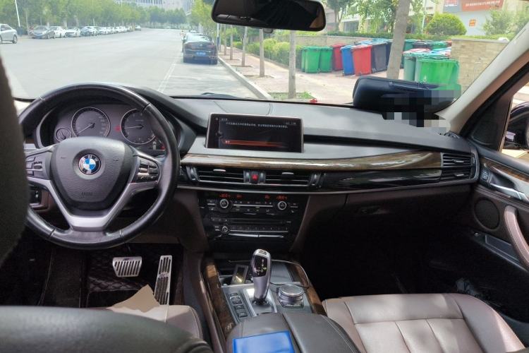 Used BMW X5 2017 xDrive28i Center Console
