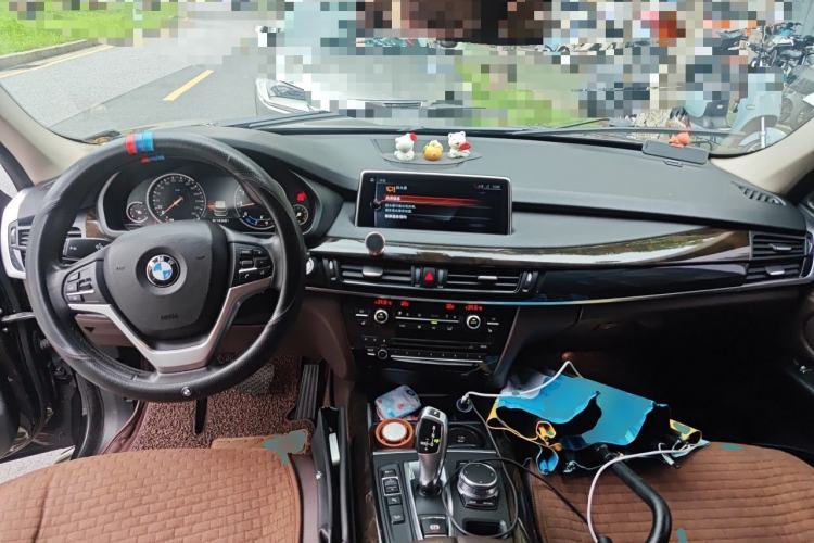 Used BMW X5 2017 xDrive28i Center Console