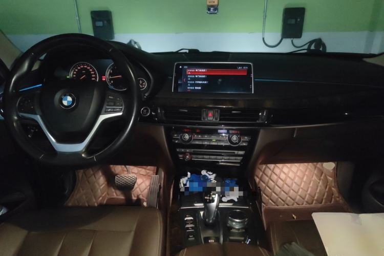 Used BMW X5 2017 xDrive28i Center Console
