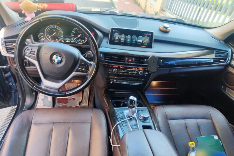 Used BMW X5 2017 xDrive28i Center Console