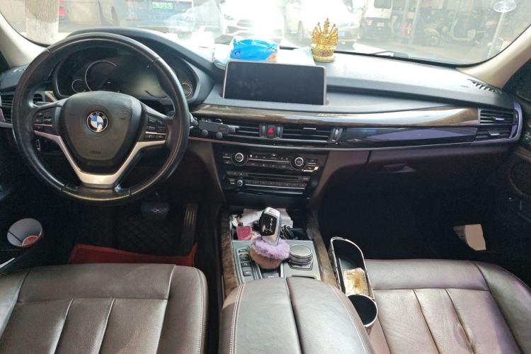 Used BMW X5 2017 xDrive28i Center Console