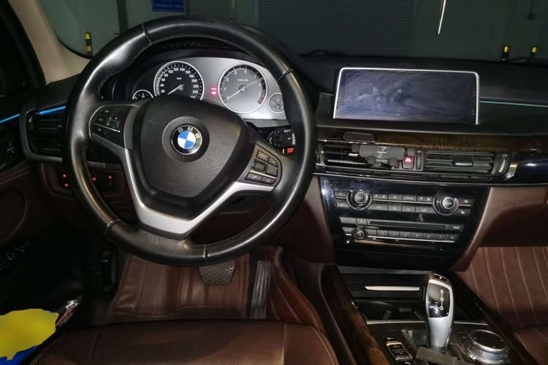 Used BMW X5 2017 xDrive28i Center Console
