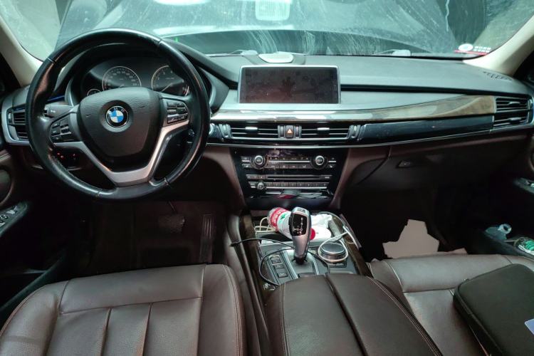 Used BMW X5 2017 xDrive28i Center Console