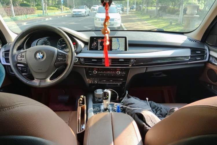 Used BMW X5  Center Console