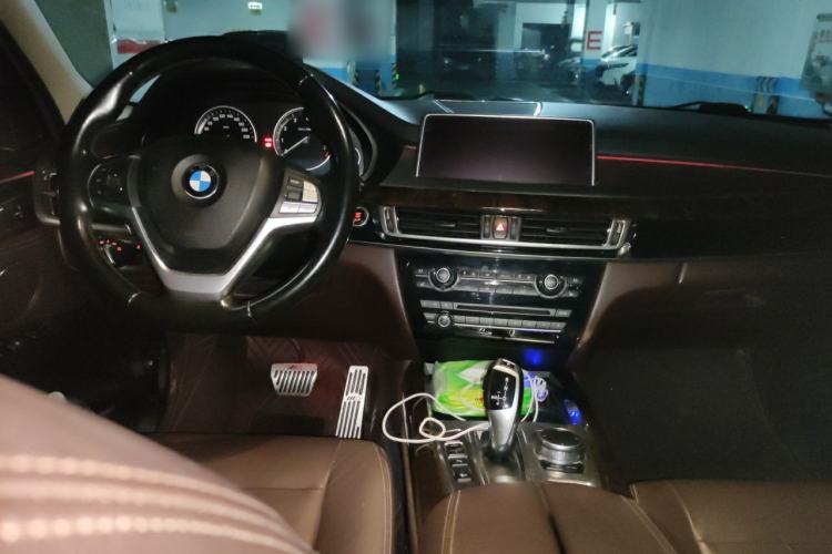 Used BMW X5 2017 xDrive28i Center Console