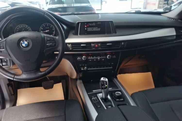 Used BMW X5 2017 xDrive35i Standard Model U.S. Specification Center Console