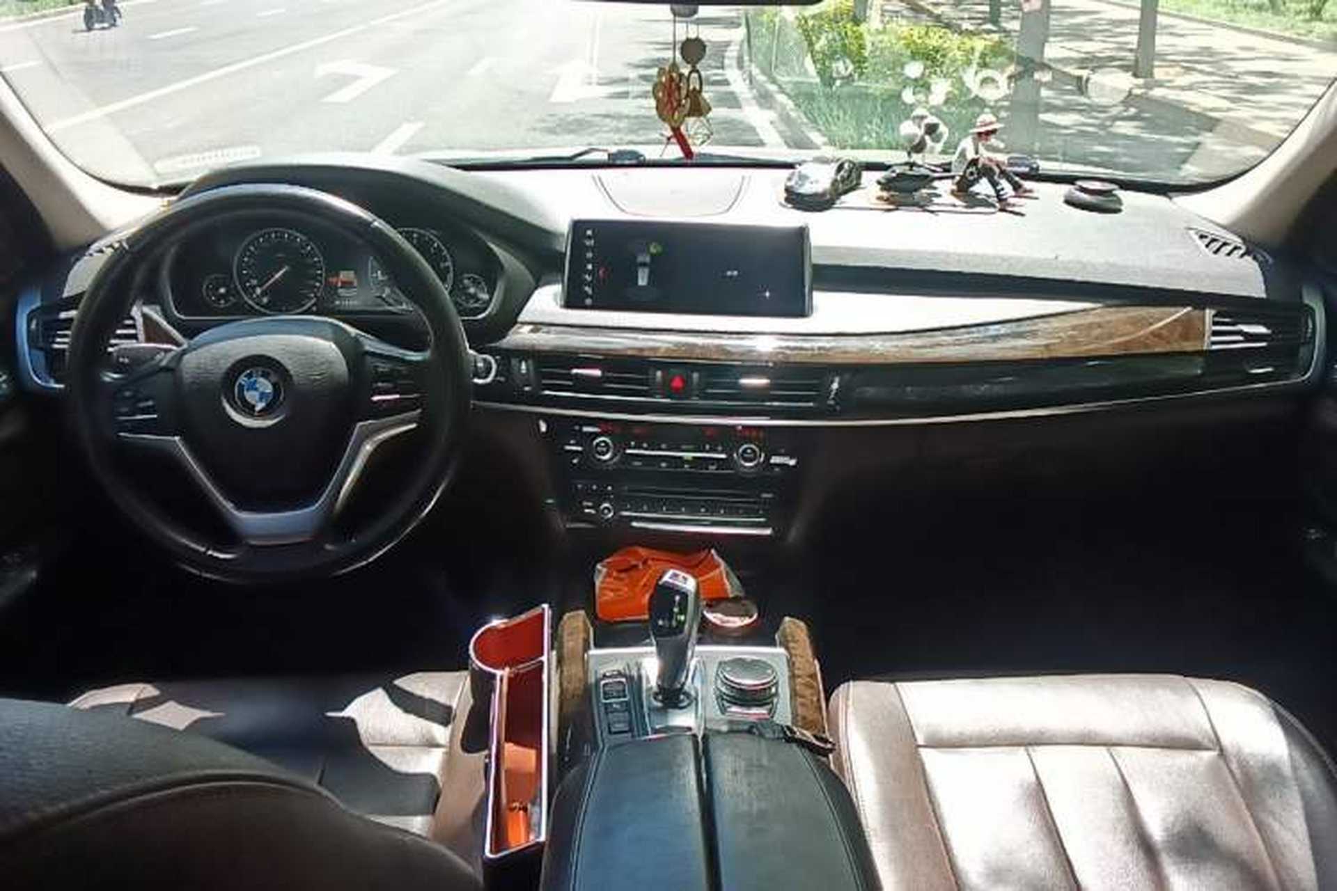 Used BMW X5 2017 xDrive28i Center Console