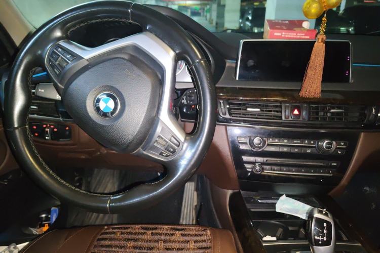 Used BMW X5 2017 xDrive28i Center Console