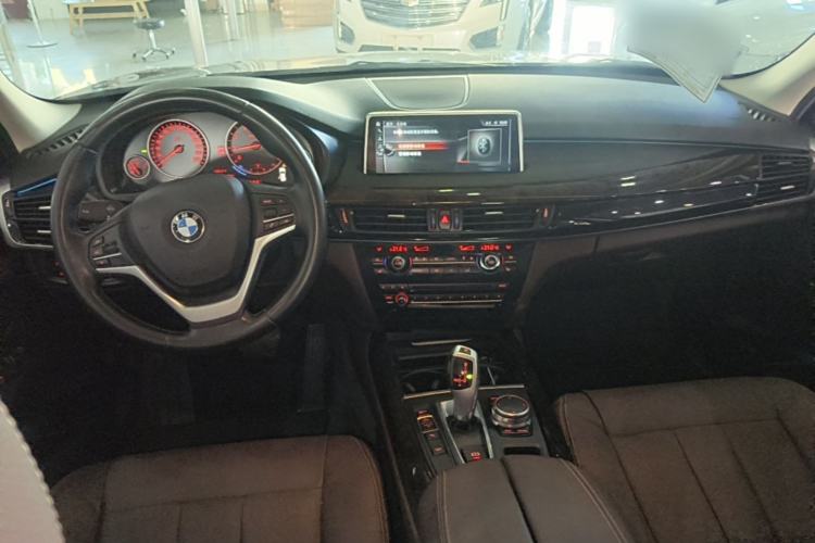 Used BMW X5 2017 xDrive28i Center Console