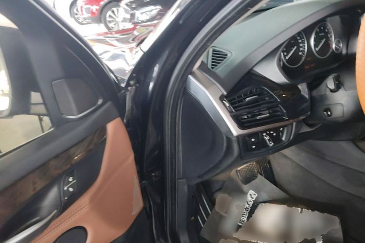 Used BMW X5 2017 xDrive35i Elegant Edition Driver Seat