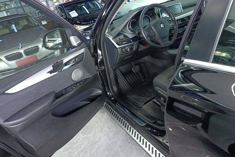 Used BMW X5 2017 xDrive35i Middle East Driver Seat