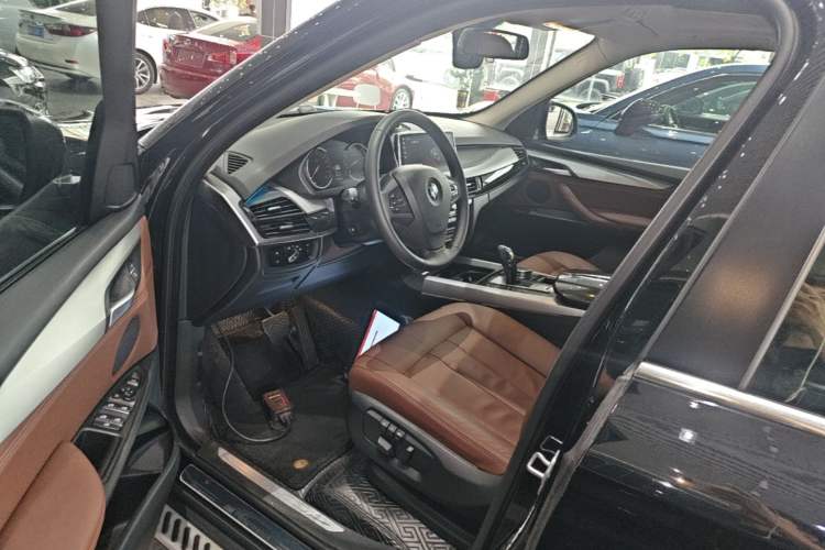 Used BMW X5 2017 xDrive35i Middle East Driver Seat