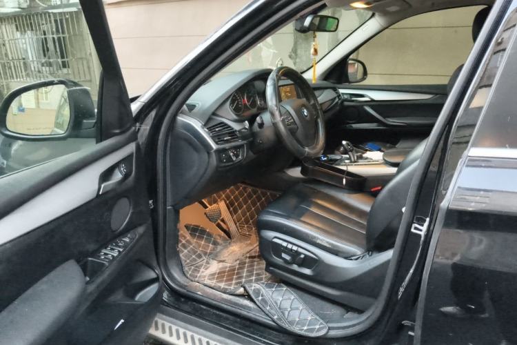 Used BMW X5 2017 xDrive35i Middle East Driver Seat