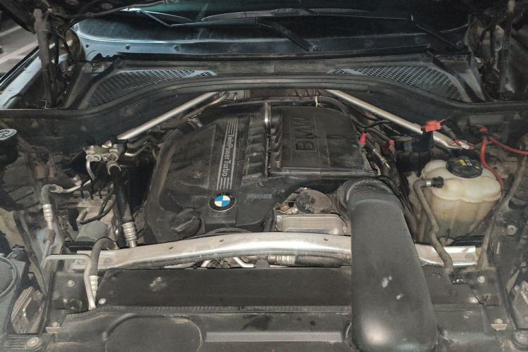 Used BMW X5  Engine Bay