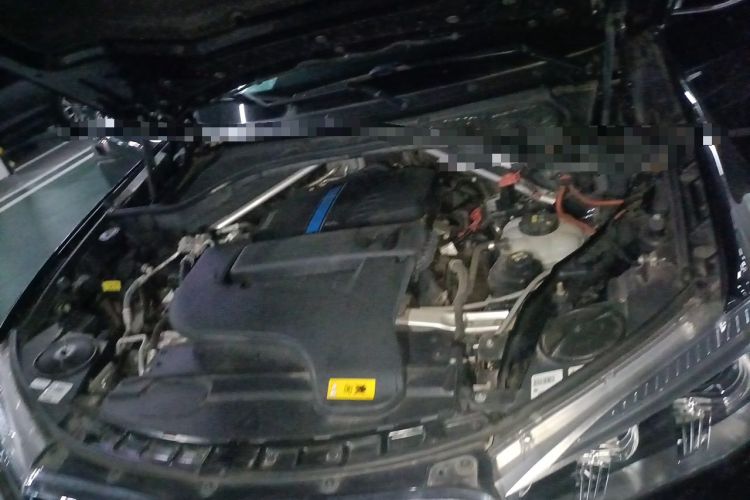 Used BMW X5  Engine Bay