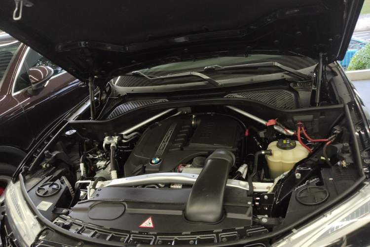Used BMW X5 2017 xDrive35i Premium Luxury Middle East Engine Bay