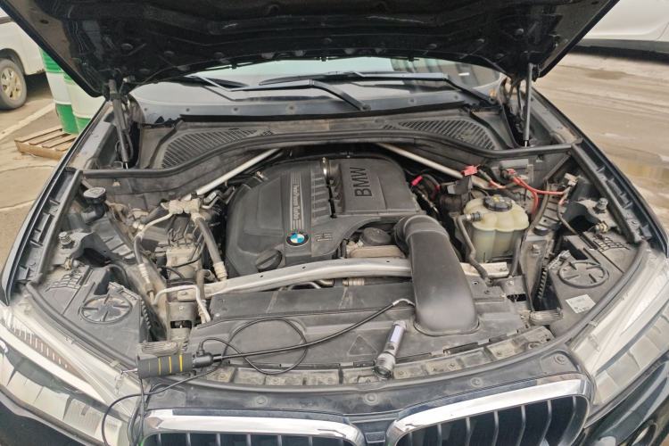 Used BMW X5  Engine Bay