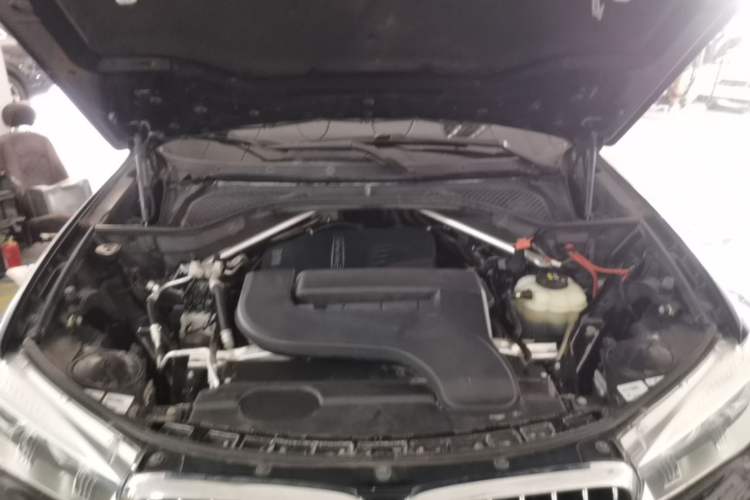 Used BMW X5 2017 xDrive28i Engine Bay