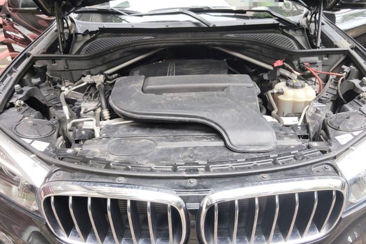 Used BMW X5 2017 xDrive28i Engine Bay
