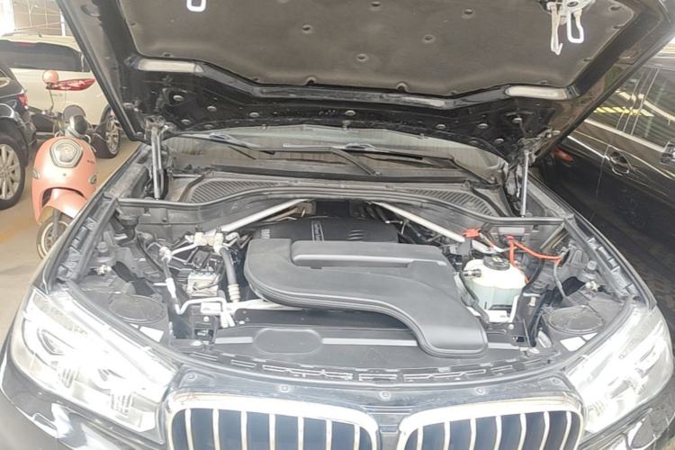 Used BMW X5 2017 xDrive28i Engine Bay