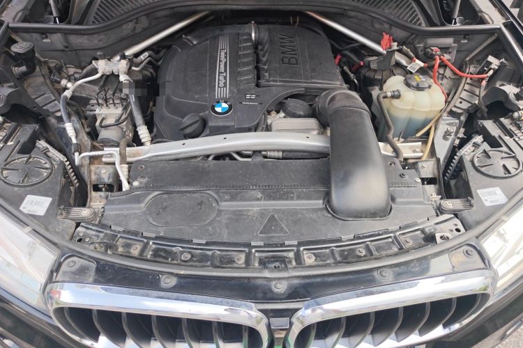 Used BMW X5  Engine Bay