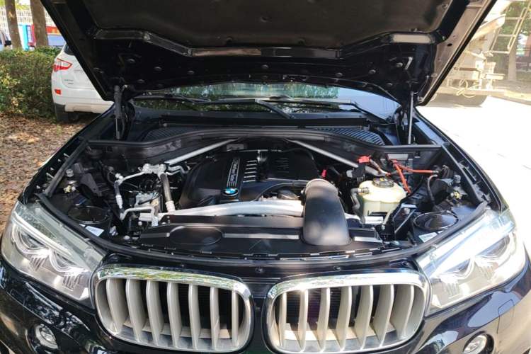 Used BMW X5 2017 xDrive35i Leading Model Engine Bay