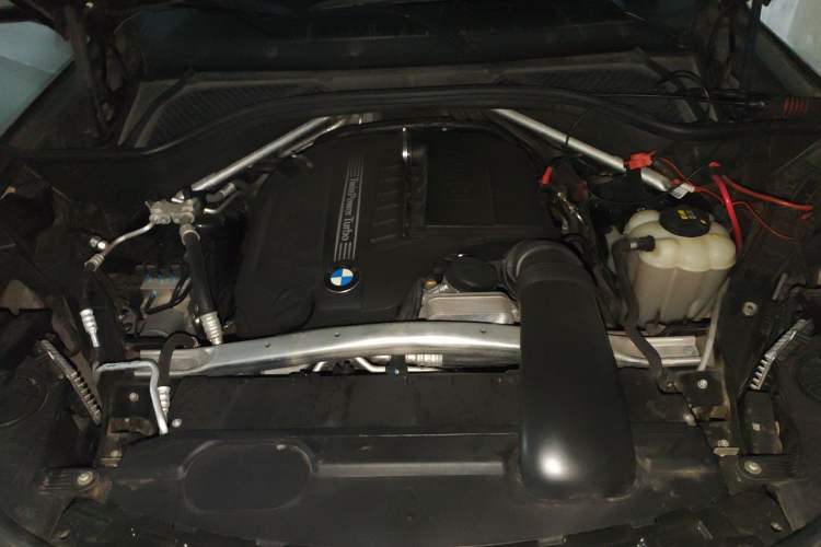 Used BMW X5  Engine Bay